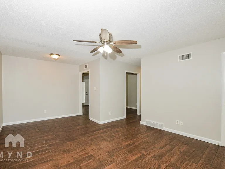 2154 Ashland Dr — Photo 6