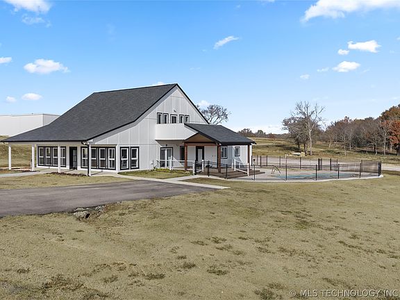 2nd image of 335 Travertine Dr