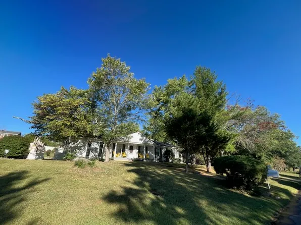 925 Neuhoff Ln, Nashville, TN 37205