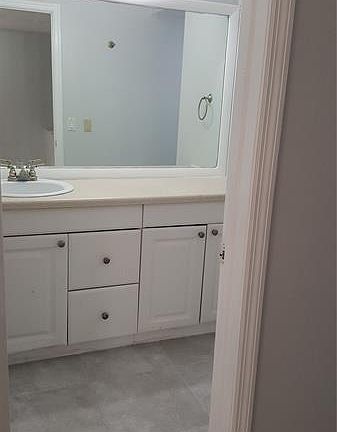 4th image of 435 Commodore Dr #1311