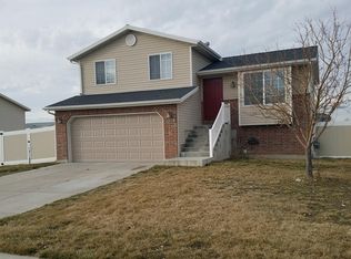 2482 W 1600 N, Clinton, UT 84015