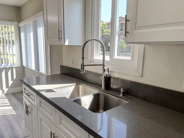 2721 Cabrillo Ave #A — Photo 11