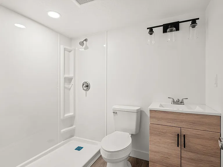 2624 W 8th Ave — Photo 11