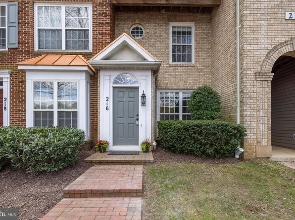 216 Fallsgrove Blvd, Rockville, MD 20850