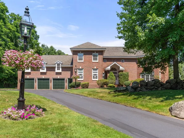 16 Longmeadow Rd, Milton, MA 02186