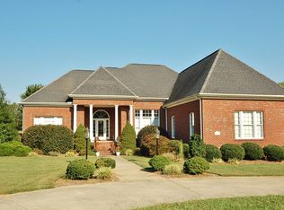 6702 Bugle Run Dr, Oak Ridge, NC 27310