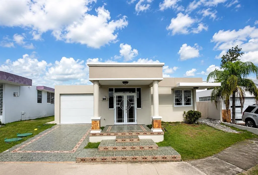 3 bed, 2.0 bath, 1718 sqft, $1,900 — Photo 1
