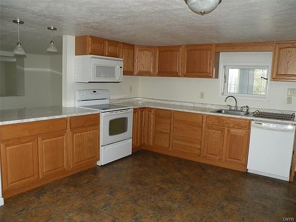 3rd image of 30290 Rockbrook Rd