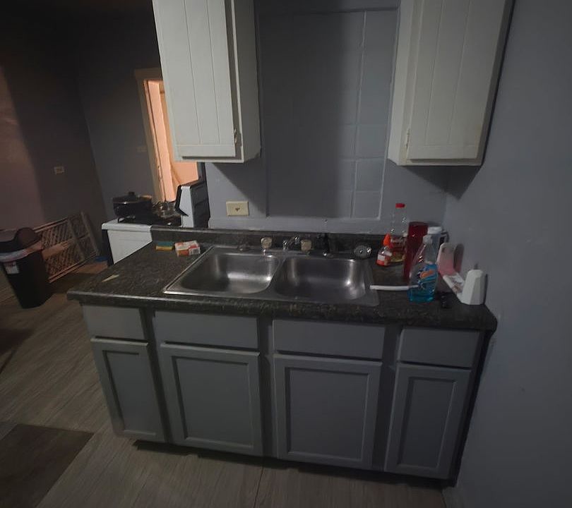 2nd image of 4936 W Maypole Ave