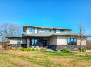 8026 NW 104th Ct, Johnston, IA 50131