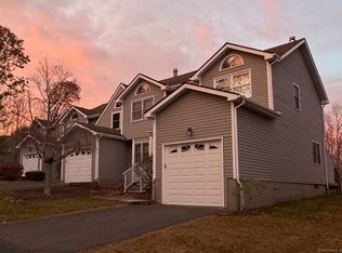 23 Lexington Pl S, Durham, CT 06422