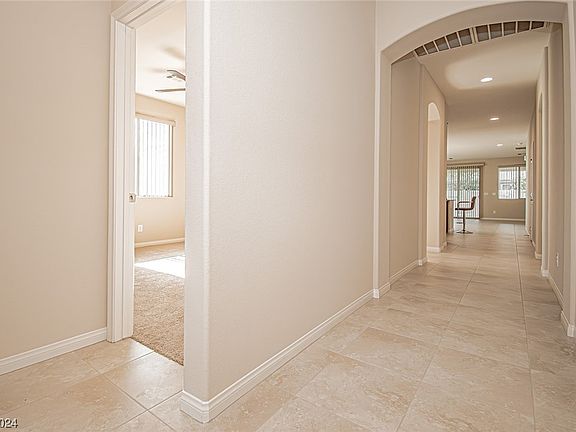 3rd image of 5709 Tideview St