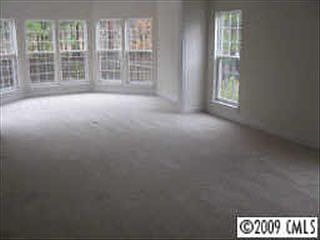 3rd image of 120 Whiterock Dr