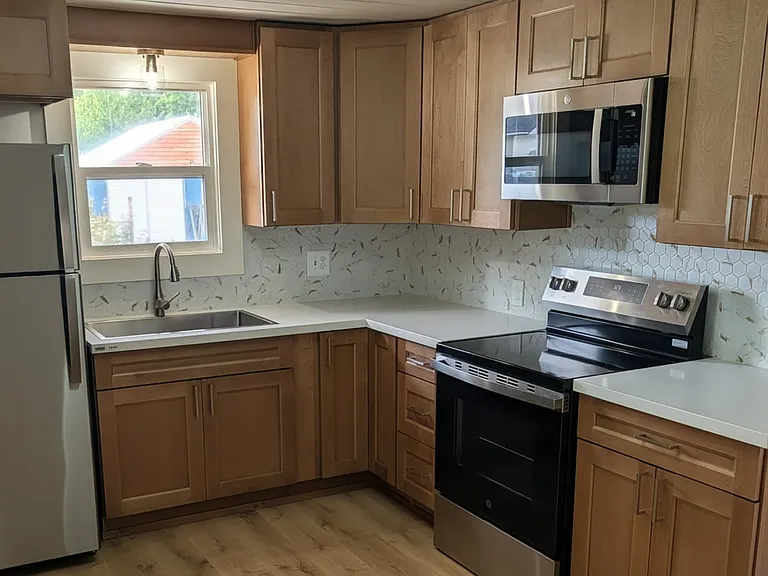 521 N Chestnut St — Photo 2