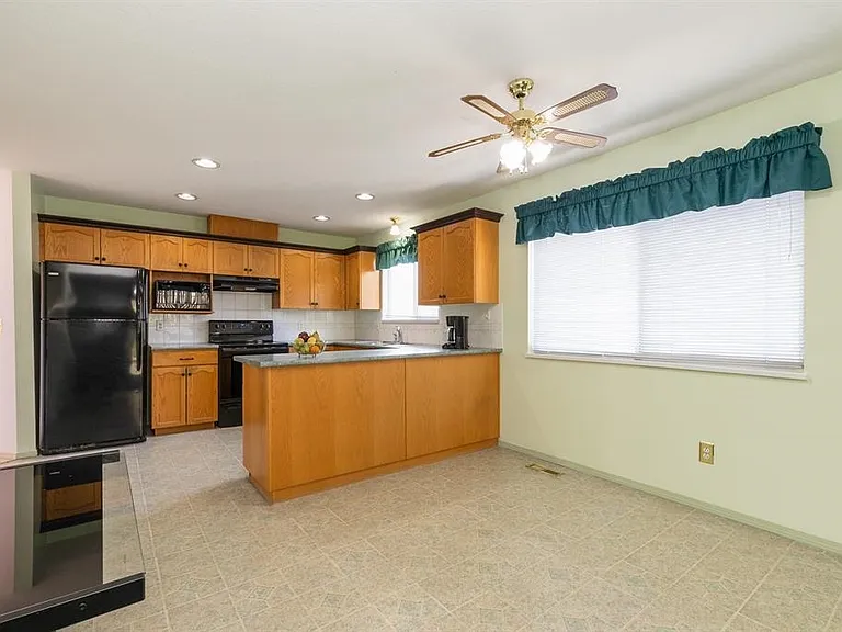1378 Kenney St — Photo 19