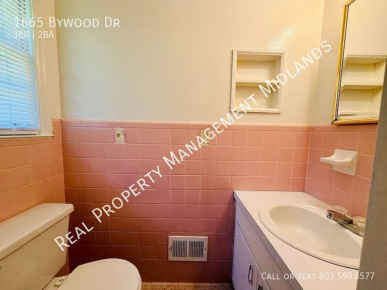 1665 Bywood Dr — Photo 10