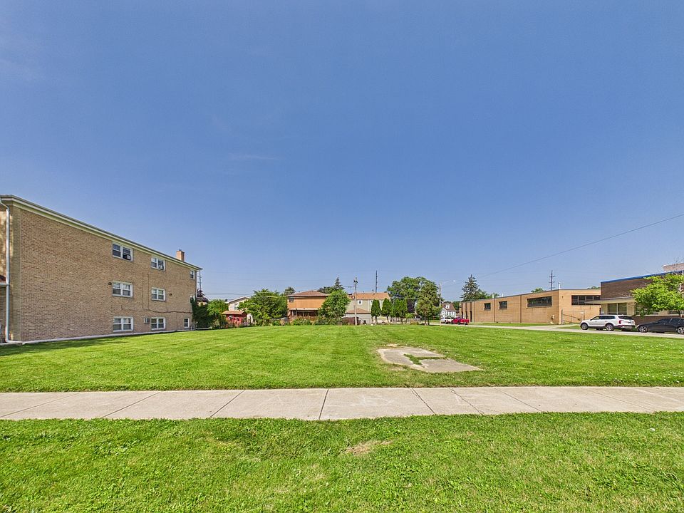 1st image of 1634 N 32nd Ave