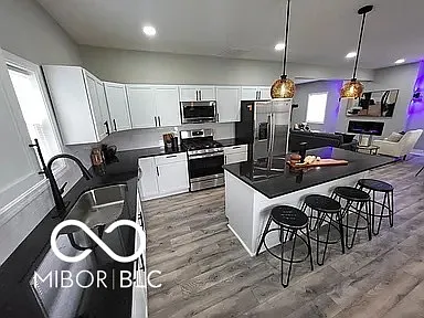 4 bed, 3.0 bath, 1800 sqft, $2,100 — Photo 4