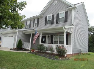 1918 Planters Walk Dr, Thomasville, NC 27360