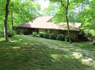 208 Valley View Trl, Glenville, NC 28736