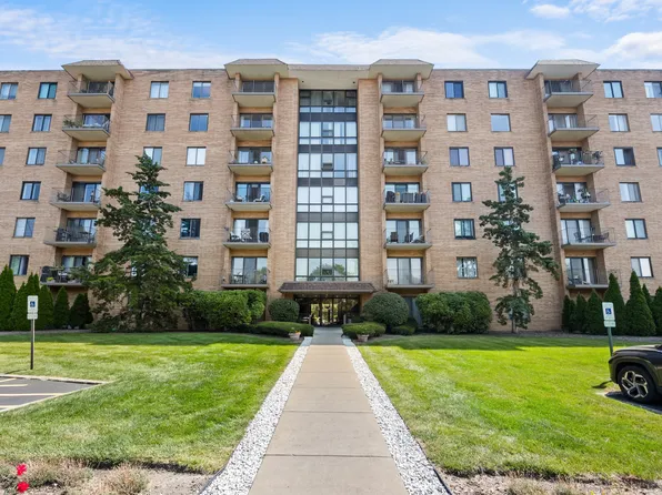 1727 W Crystal Ln Unit 403, Mount Prospect, IL 60056