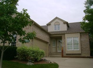 39658 Muirfield Ln, Northville, MI 48168