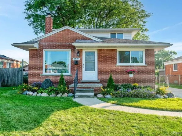 23124 Beverly St, Saint Clair Shores, MI 48082