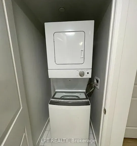 20 Meadowglen Pl #730 — Photo 7