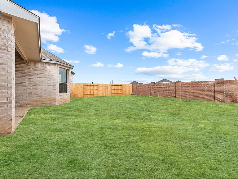 21127 Coral View Dr — Photo 48