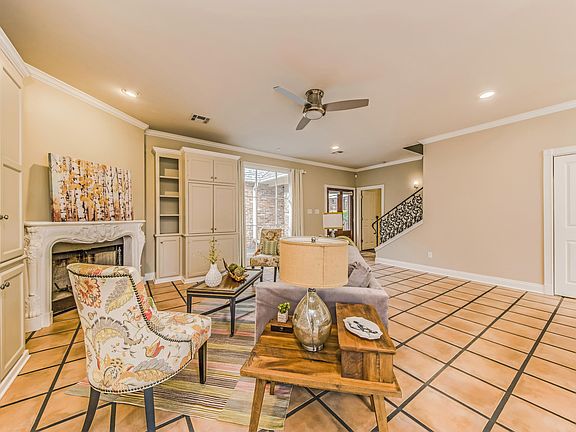 5th image of 115 Cherbourg Cir
