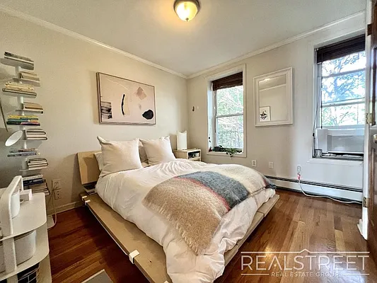 Rented by Real Street Inc | media 6