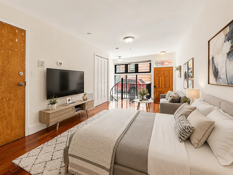 46 Bennet St #1 — Photo 5