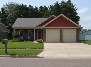 3516 Ridgeway Dr, Eau Claire, WI 54701