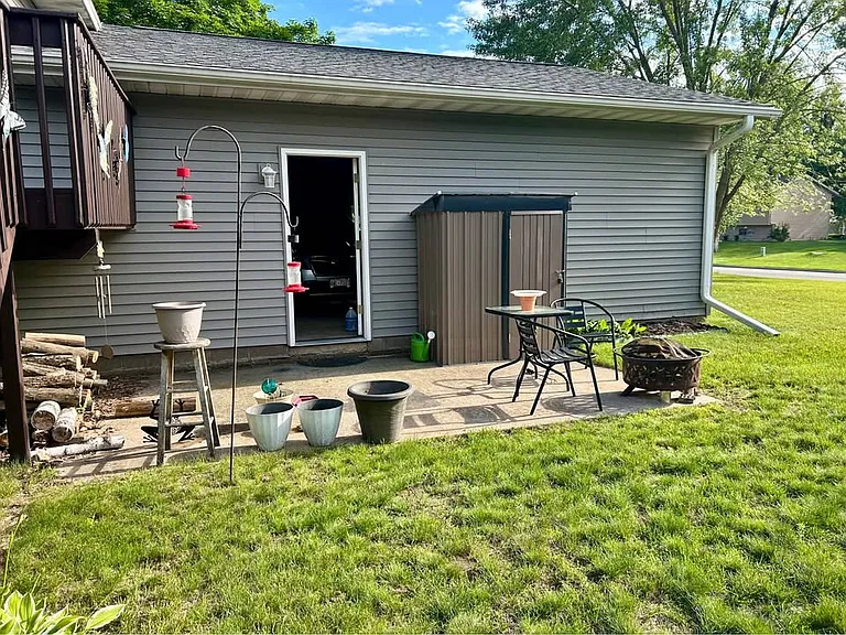 814 Evergreen Dr — Photo 12