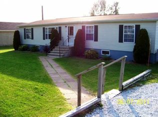 660 Prospect St, Champlain, NY 12919