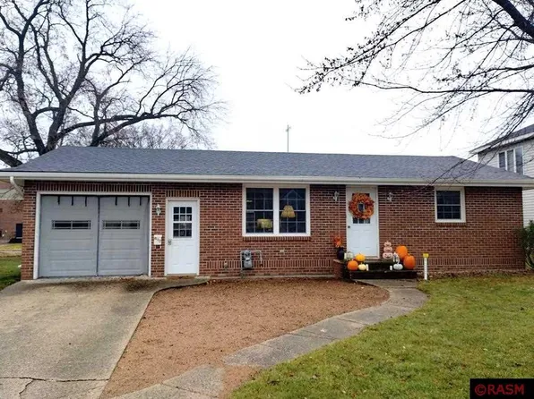 417 Water St SW, Sleepy Eye, MN 56085