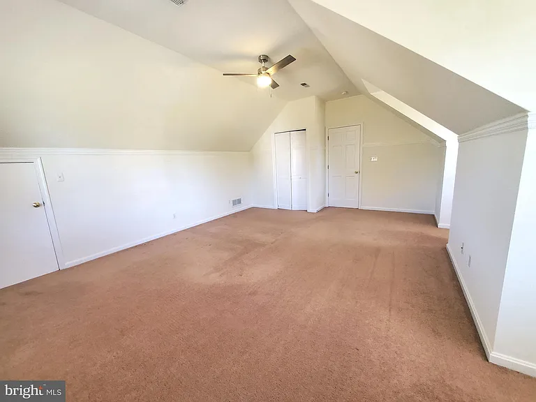 614 E Pebworth Rd — Photo 41
