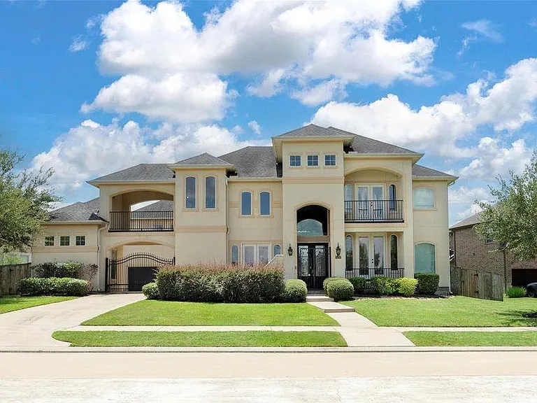 25207 Springwood Lake Dr — Photo 1