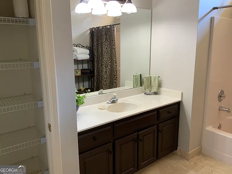 612 Redbud Ln — Photo 25