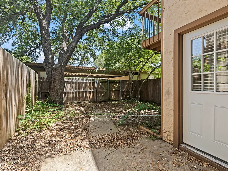 2015 Warnford Pl #2015 — Photo 31