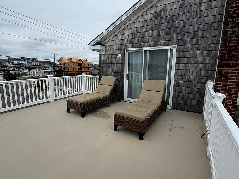 67 E St — Photo 21