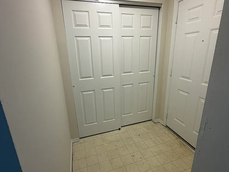 4 Hartwell Ct #10 — Photo 2