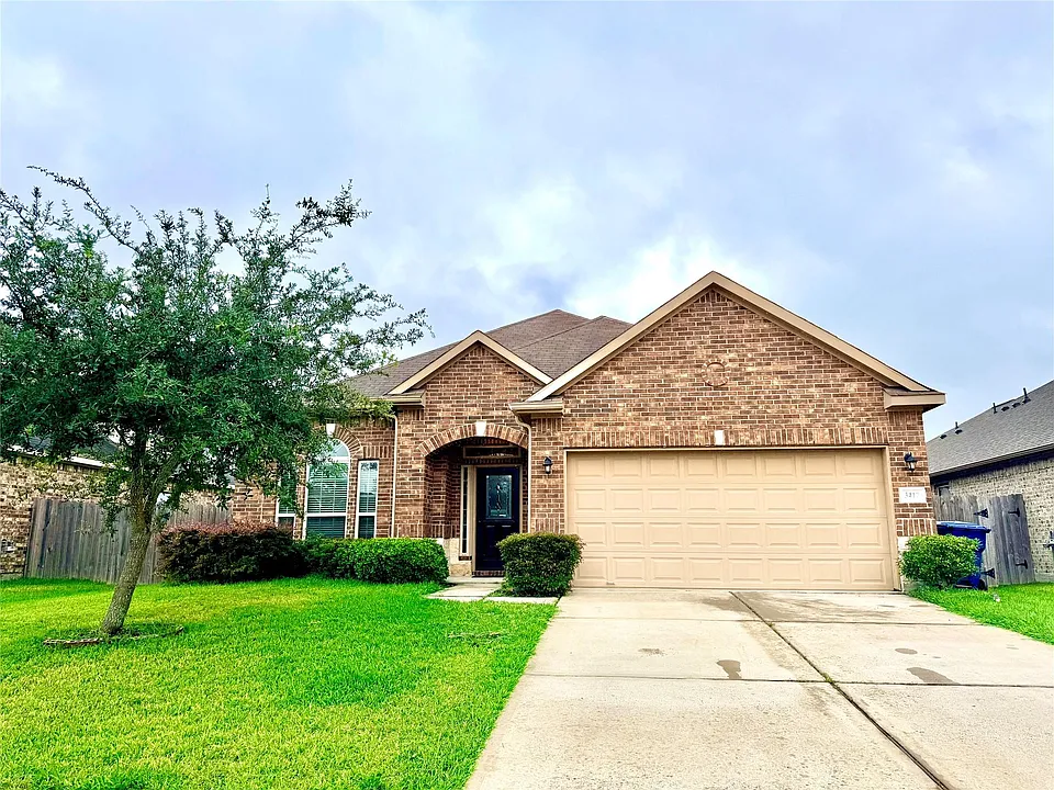3417 Fawnwood Dr