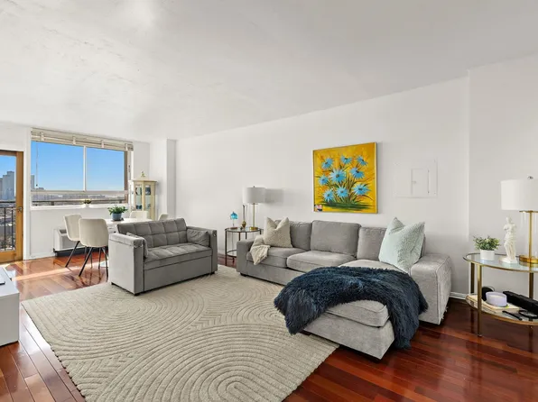 100 Manhattan Avenue image 1 of 20