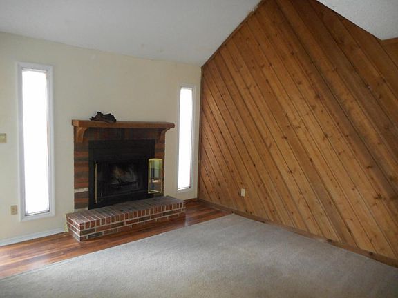 4th image of 3700 Wiley Ave APT B