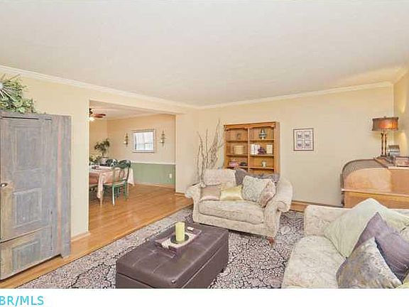 5th image of 4694 Riverwood Dr