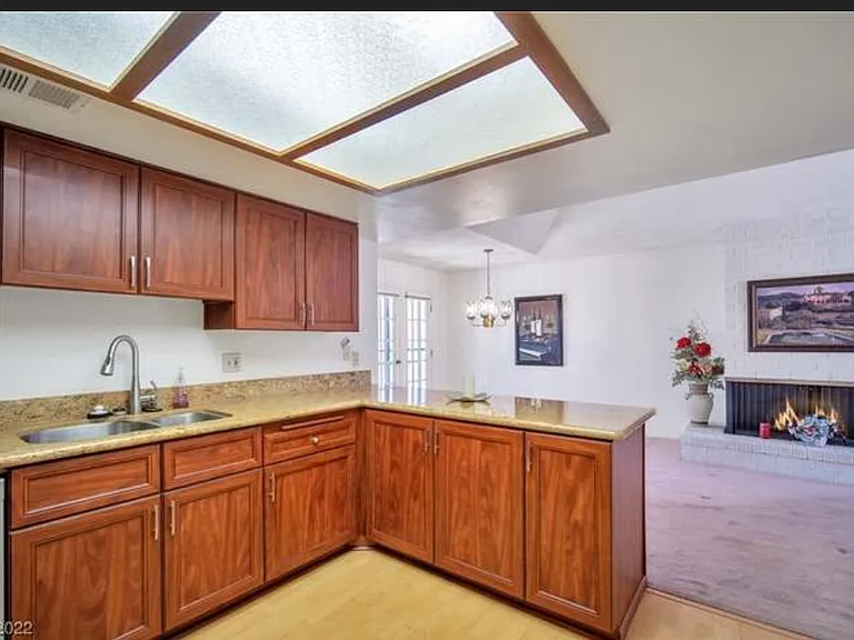 1834 Camino Verde Ln — Photo 8