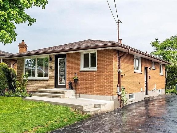 3rd image of 10 Sandlyn Ct