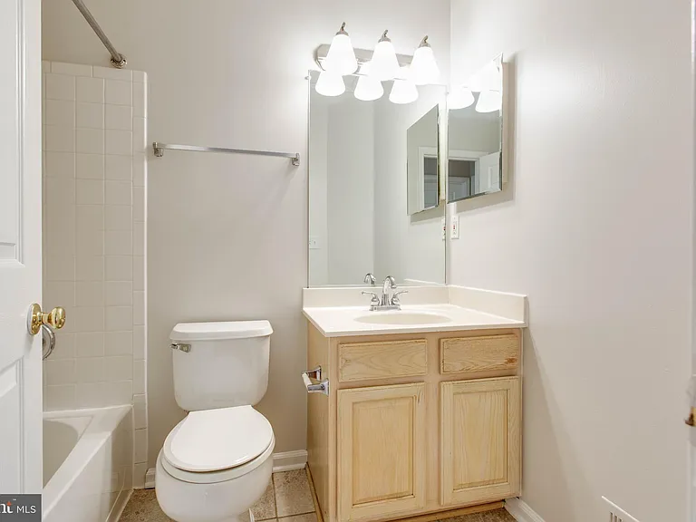 8125 Gray Stone Ln — Photo 30