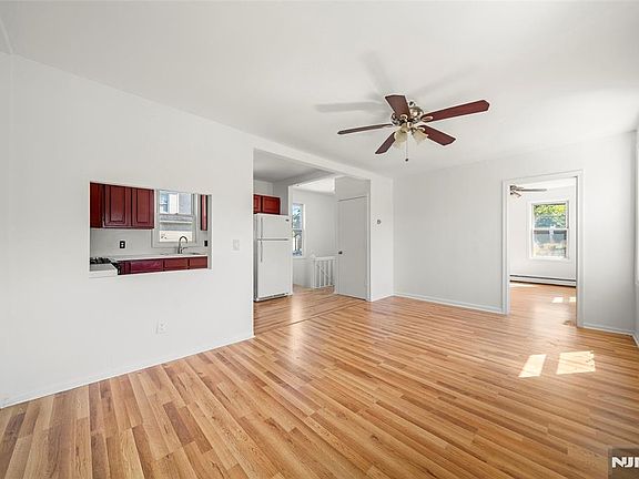 5th image of 539 Bergen Blvd